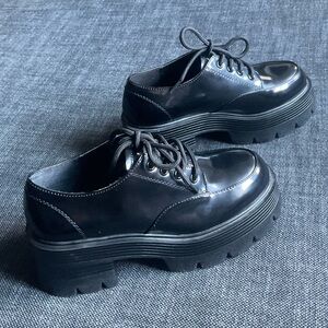 Madden Girl Women’s Platform Black Oxfords - Size 6.5